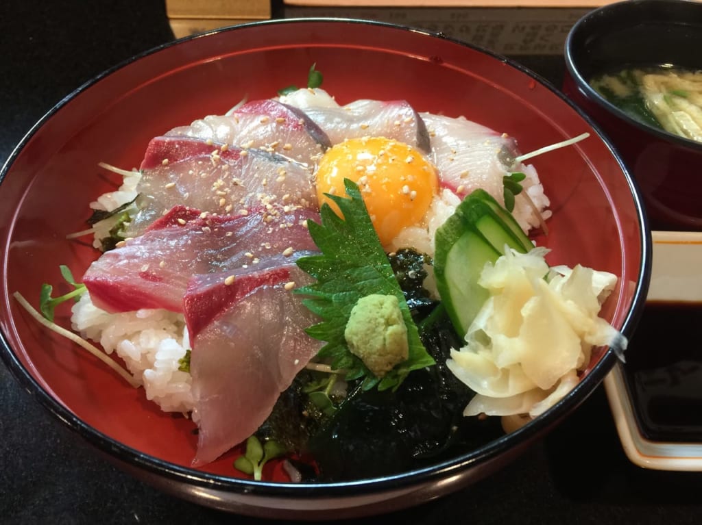 松葉寿司　日替わり丼　はまち
