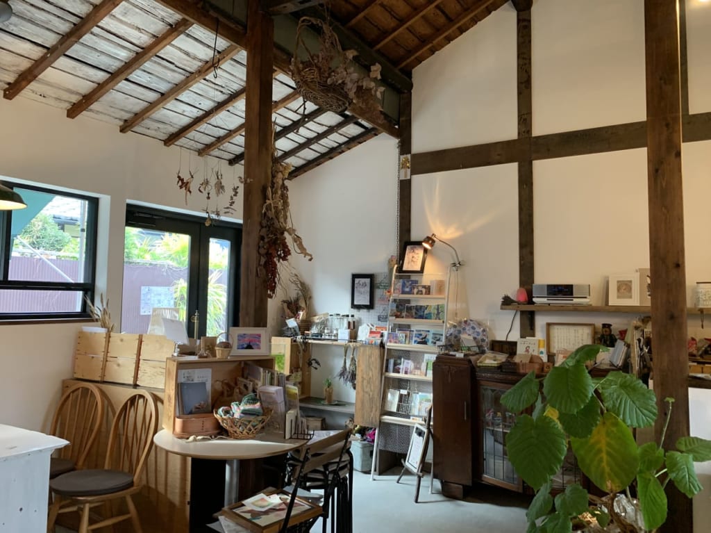 TARA COFFEE&HERB店内３